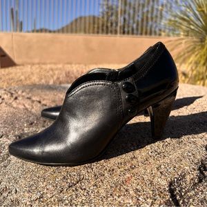 ⬇️Tahari Womens Booties Upper Leather Black Size 7 1/2M Zipper Inside